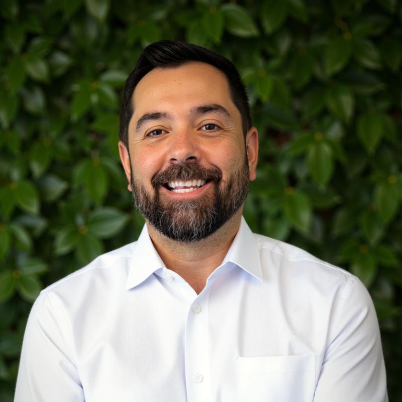 Portrait image of Leo Burrola