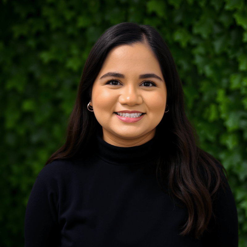 Portrait image of Louise Sy