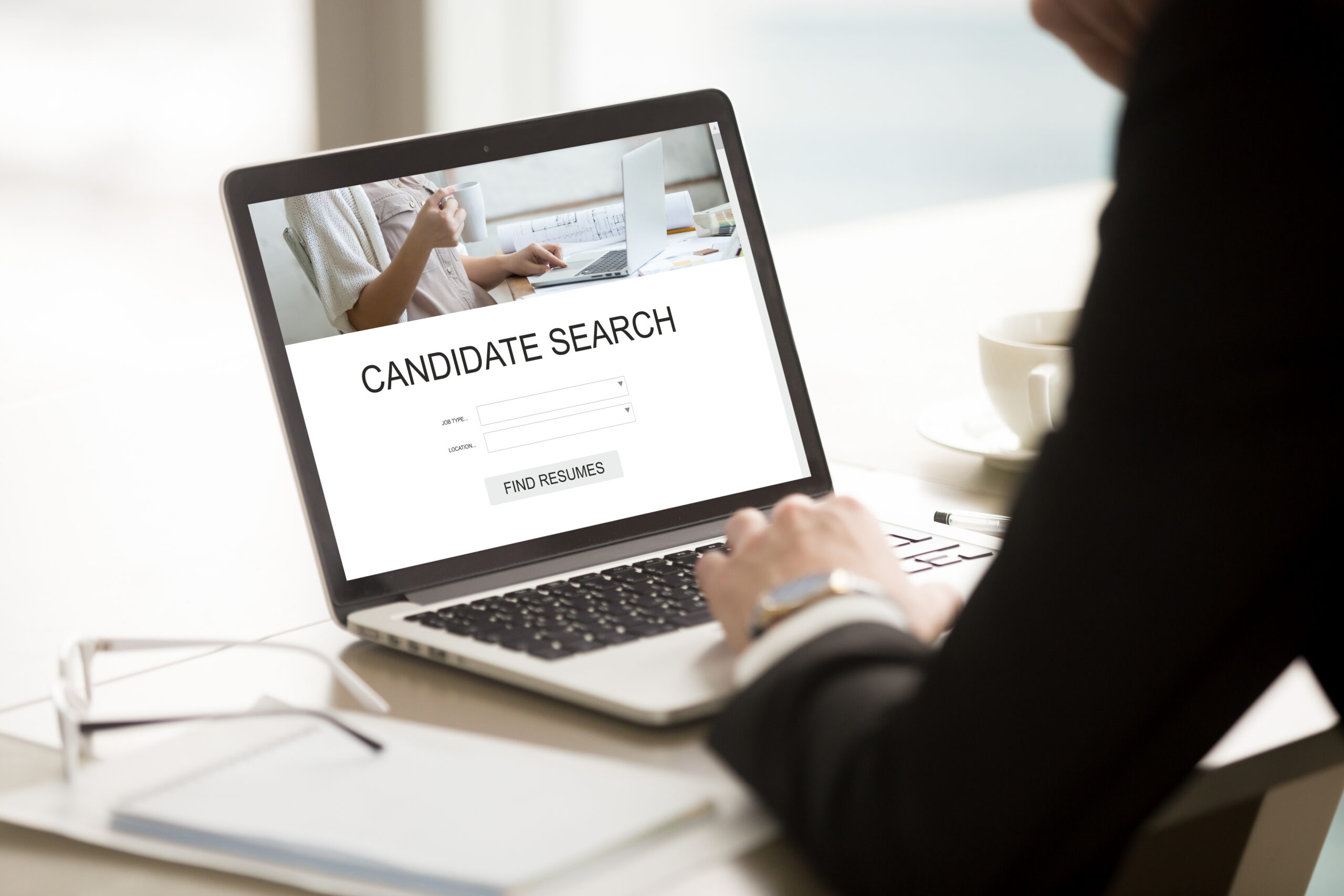 Recruiter searching for passive candidates in an online candidate database